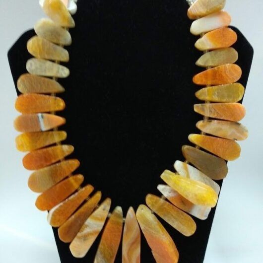 Collar agatas naturales color anaranjadas Nuevo con etiquetas.
