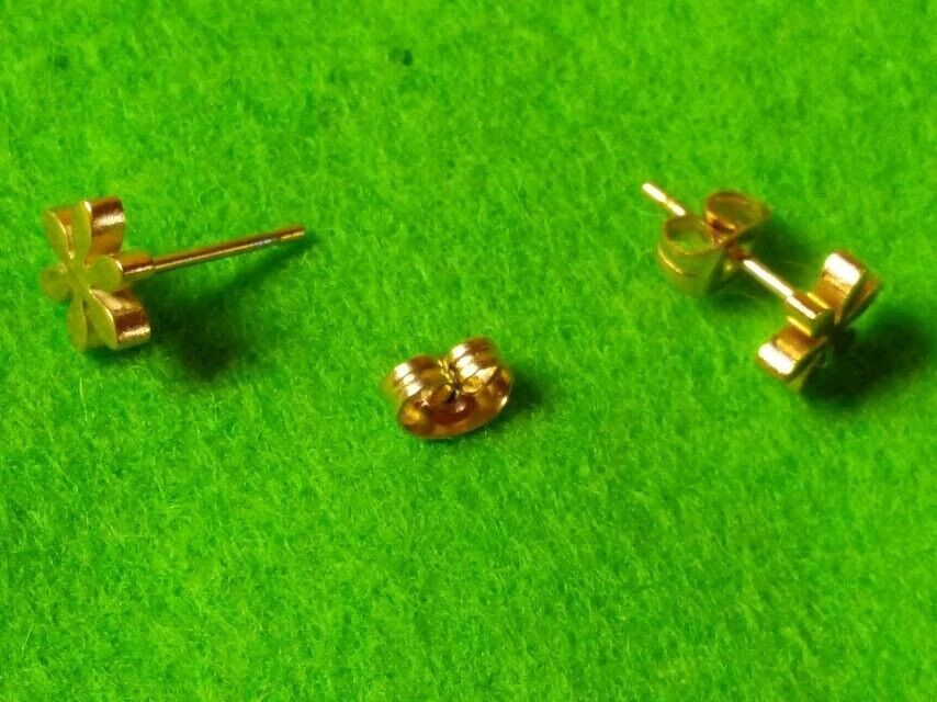 Pendientes acero dorado mujer colección primavera margarita con presión - Imagen 3