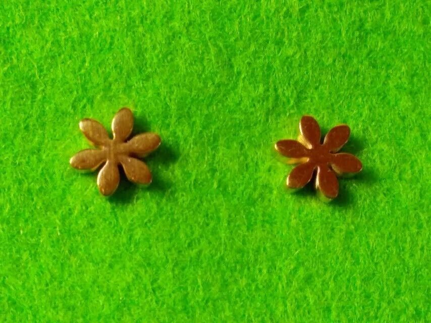 Pendientes acero dorado mujer colección primavera margarita con presión