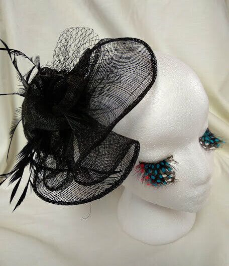 Tocado para ceremonia mujer combinado rafia y plumas negro