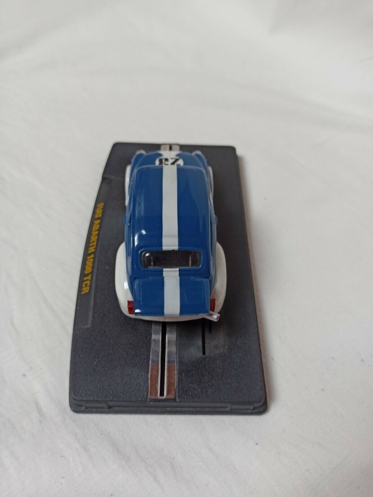 Fiat Abarth 1000 TCR escala 1/32 Nuevo a estrenar con base pero sin tapa (142) - Imagen 6