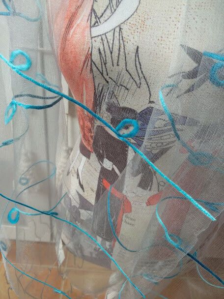 Fular 35% seda y 65% lino muy original fondo color azul (134) - Imagen 3