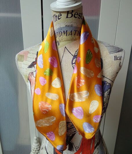 Pañuelo de seda mujer cuadrado Nuevo con etiquetas (135)