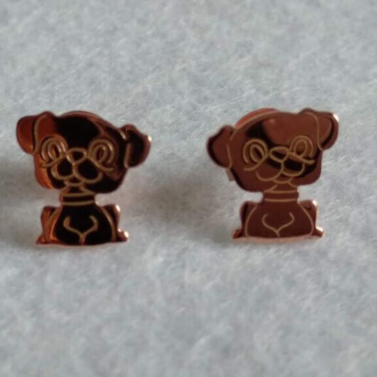 Pendientes  Plata de Ley chapada en oro 24 K silueta de perrito presión Nuevos