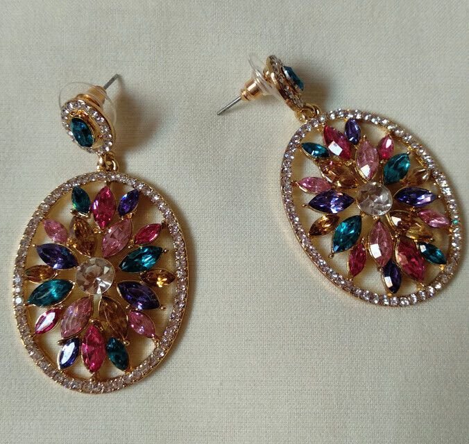 Pendientes bisuteria dorados con cristales multicolor presion nuevo con etiqueta - Imagen 4
