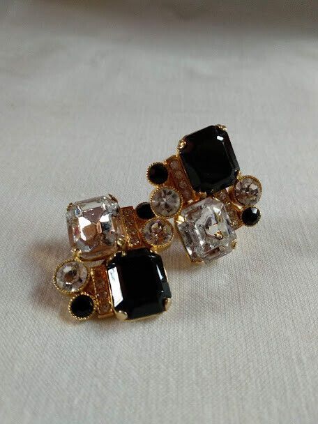 Pendientes bisutería dorados cristales blancos y negros cierre de clip(106) - Imagen 3