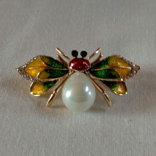 Broche bisuteria  vintage con perla y esmalte .Nuevo (106)