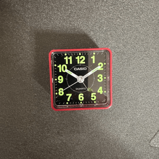 CASIO DESPERTADOR TQ-140  NUEVO A ESTRENAR SIN CAJA (155)