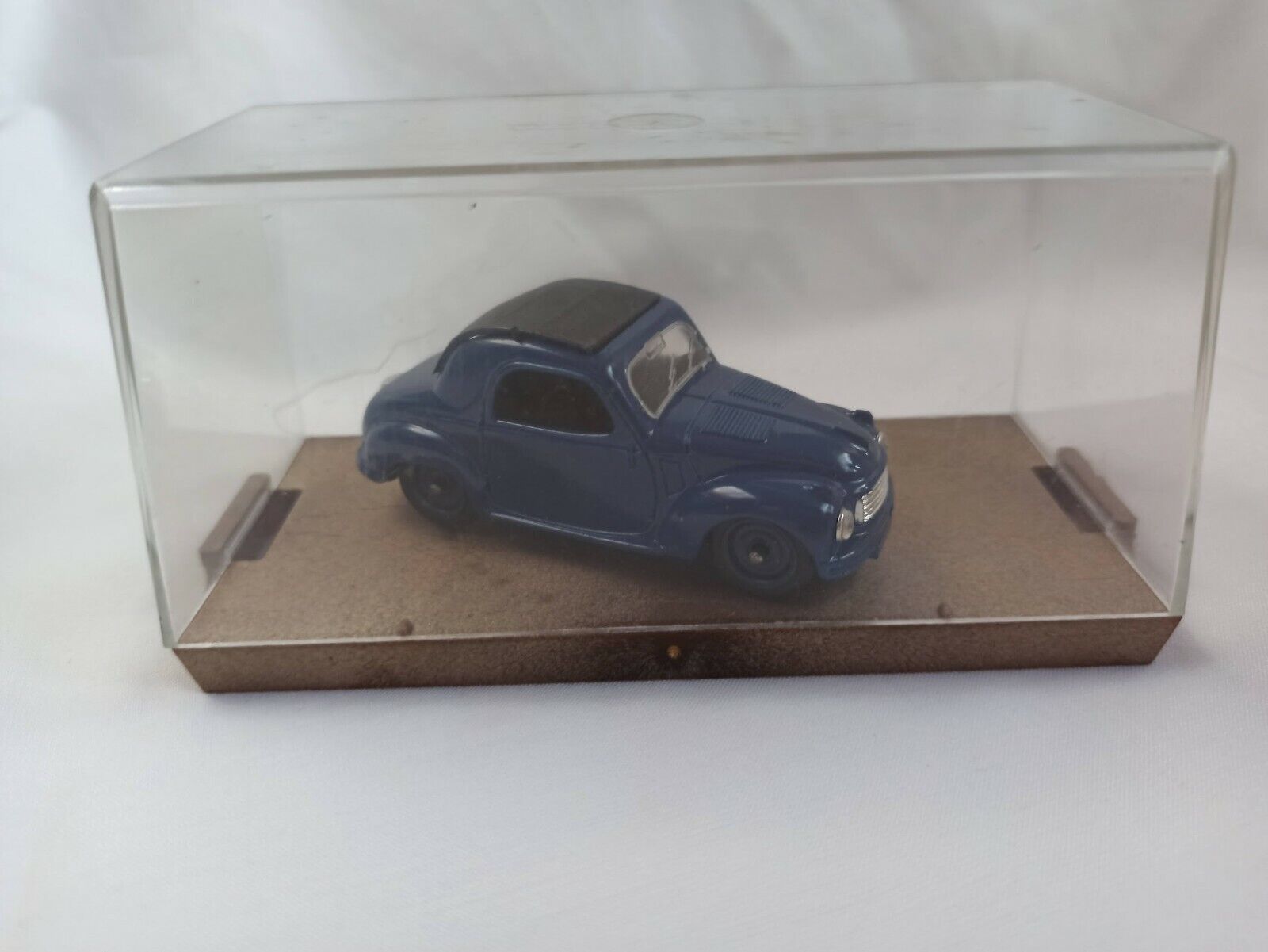 TOPOLINO AZUL 1/43 NUEVO CON CAJA (146)