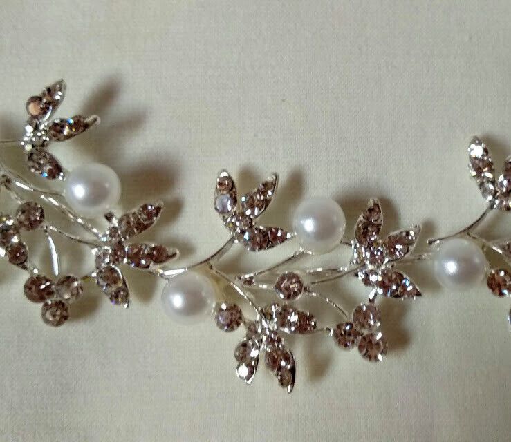 Tocado aderezo tiara plateado con perlas y símiles blancos Nuevo - Imagen 3