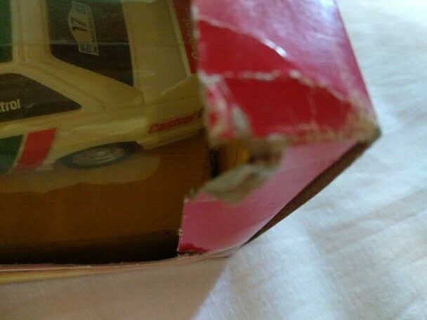 BMW M-3 "Castrol" con luz REF 8437 1/32 Nuevo con caja - Imagen 7