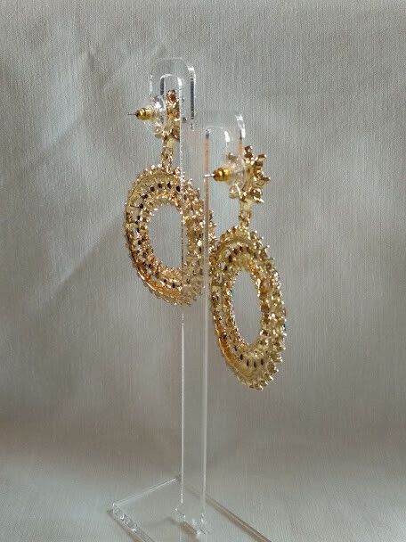 Pendientes fantasia mujer dorados con piedras multicolor cierre de presión (106) - Imagen 4