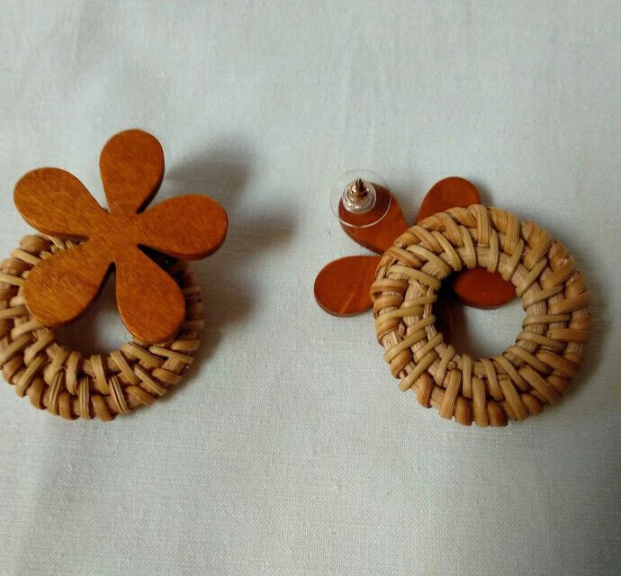 Pendientes de ratan tejido combinado con madera mujer nuevo con etiquetas - Imagen 4