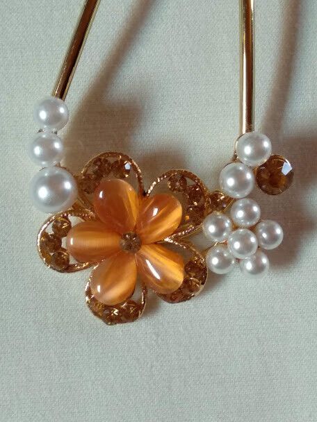 Peineta mujer dorada flor diferentes colores piedras y perlas Nueva. - Imagen 10