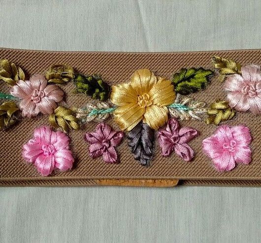 Cinturón elástico mujer con flores bordadas  de raso Nuevo