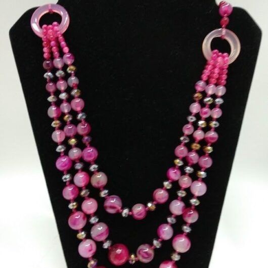 Collar agatas naturales color rosa Nuevo con etiquetas.
