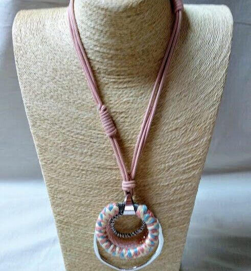 Collar fantasía tipo étnico combinando metal,cordón cristal y lana Nuevo