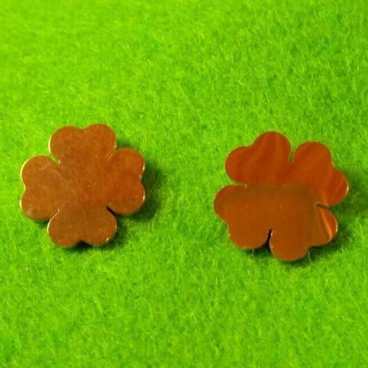 Pendientes acero dorados mujer colección primavera trébol con presión