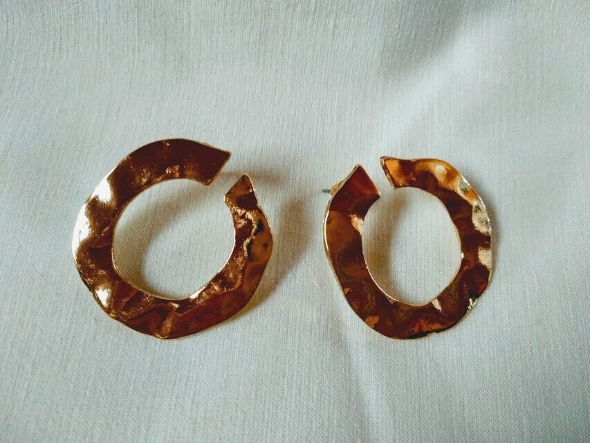 Pendientes de bisuteria mujer dorados redondos nuevo con etiquetas