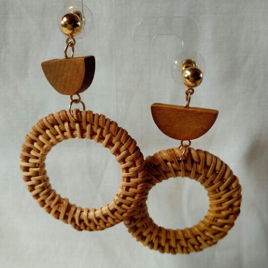 Pendientes de ratan tejido largo mujer modelo redondo nuevo con etiquetas