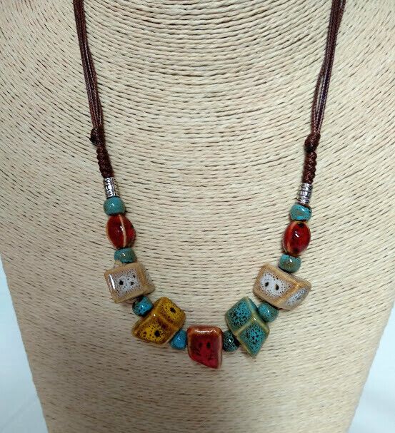 Collar corto étnico mujer combinado de cuentas de ceramica tonos ocres Nuevo - Imagen 3