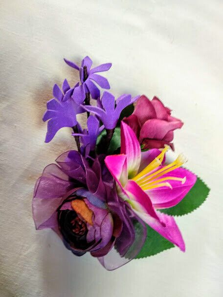Tocado broche mujer flores tela combinando colores morados Nuevo - Imagen 4