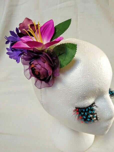 Tocado broche mujer flores tela combinando colores morados Nuevo