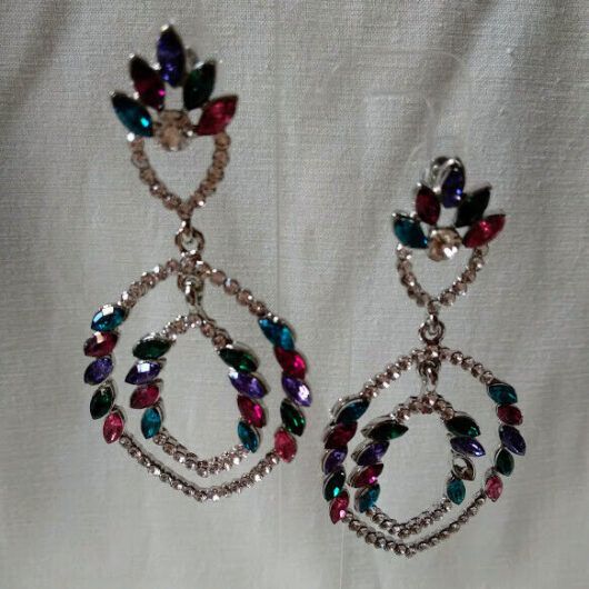 Pendientes bisuteria plateados con piedras multicolor nuevo con etiqueta