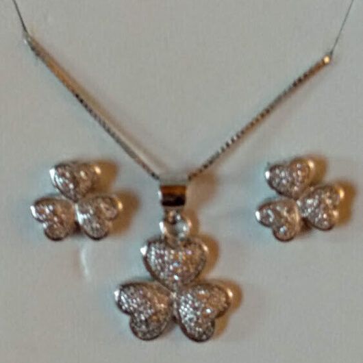 Pendientes y gargantilla Plata de Ley Rodiada Trebol presión Nuevos (106)