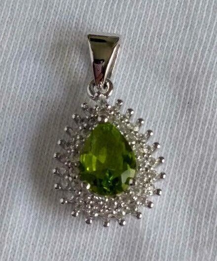 Colgante forma lagrima piedra verde en Plata de Ley rodiada 925 Nuevo