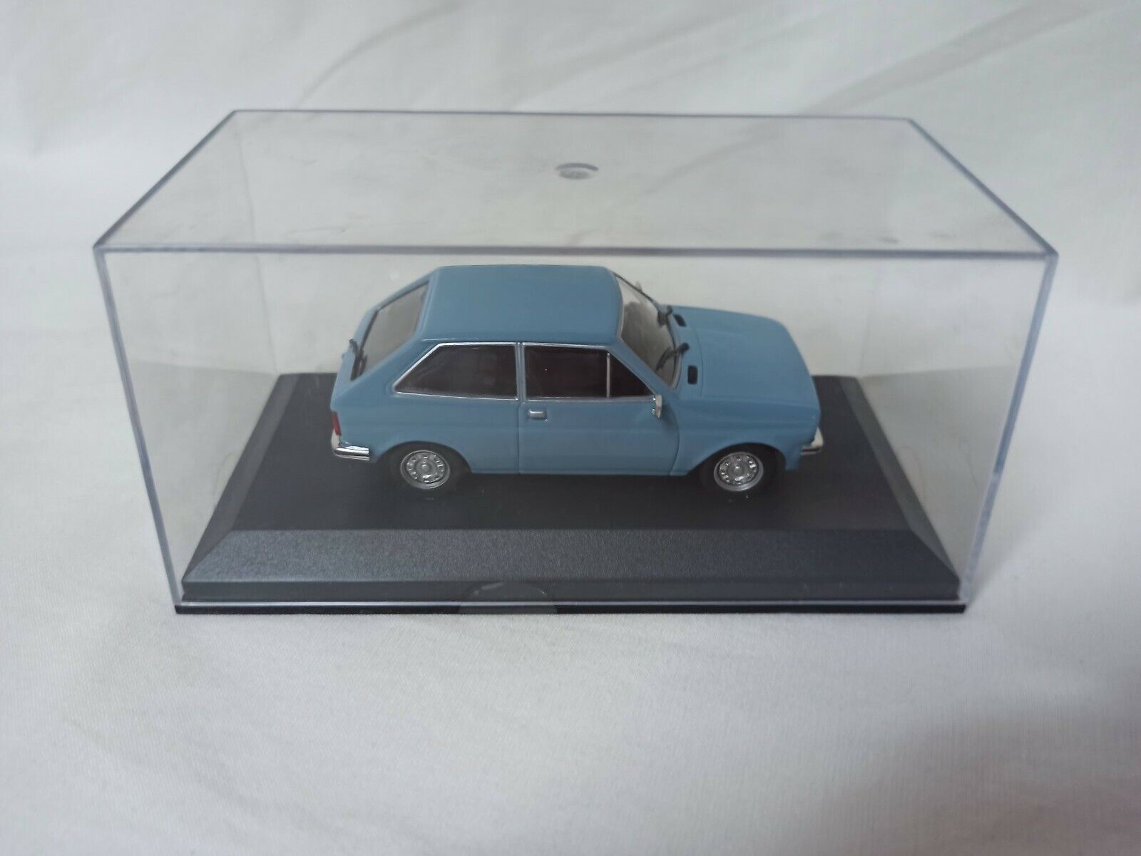 FORD FIESTA 1972 esc 1/43 colección Altaya Nuevo y precintado con caja (144) - Imagen 3