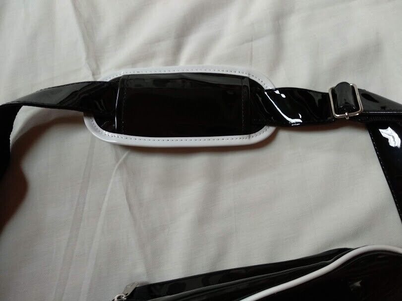 Bolso Bowling Vintage Negro Acharolado marca Sol's Nuevo  (124) - Imagen 4