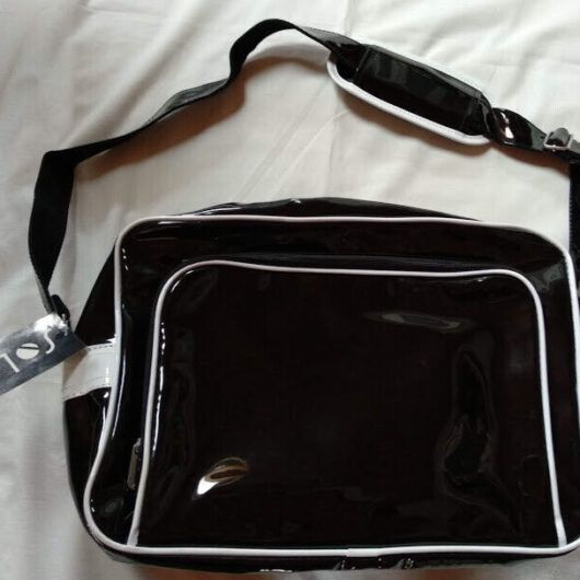 Bolso Bowling Vintage Negro Acharolado marca Sol's Nuevo  (124)