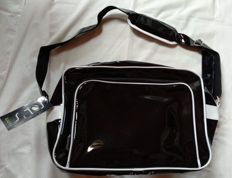 Bolso Bowling Vintage Negro Acharolado marca Sol's Nuevo  (124)