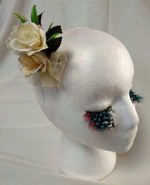 Tocado broche mujer flores tela en tonos blancos y beige Nuevo